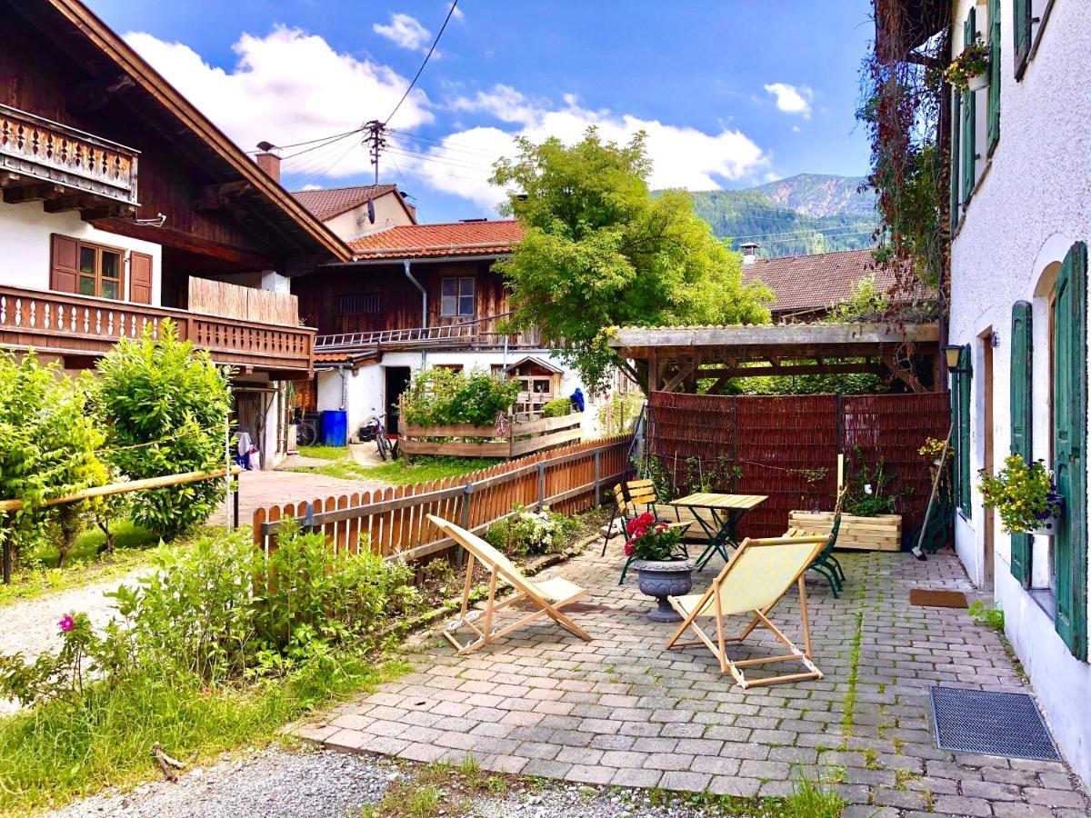 Im Herzen Von Ohlstadt Und Am Fusse Des Heimgartens Exterior photo